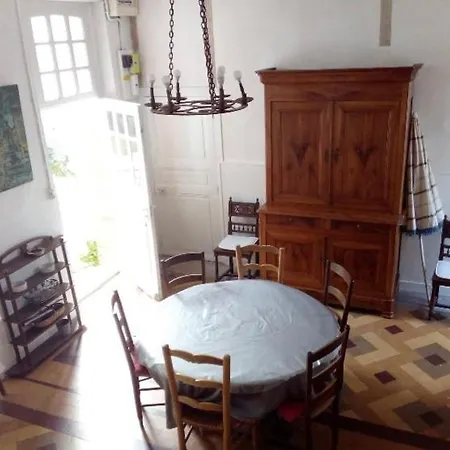 Maison Familiale En Bord De 10 Personnes בית נופש *