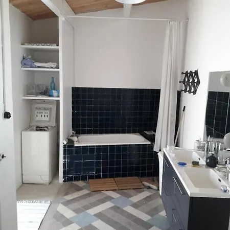 Maison Familiale En Bord De 10 Personnes בית נופש *